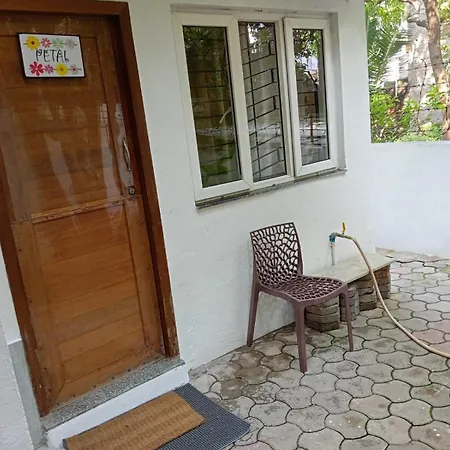 Mel Ville Pondicherry Room photo