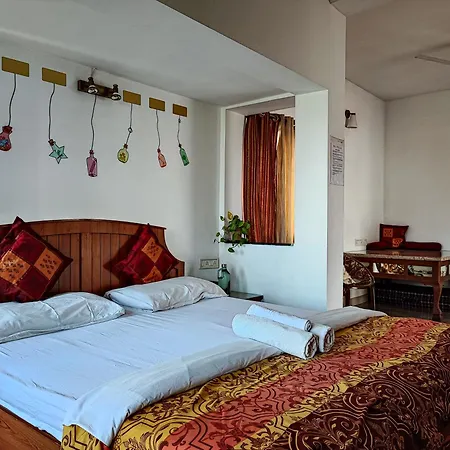 Mel Ville Pondicherry Room photo